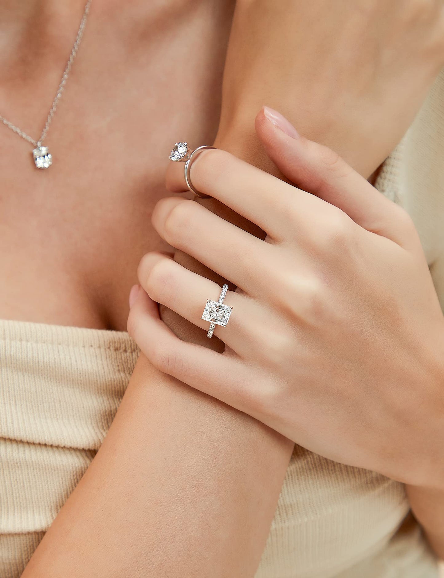 10 Yards Crystal Rhinestone Close Cup Chain 2mm Beaded Applique Roll for DIY Crafts, Clothes & Wedding Décor, Aquamarine