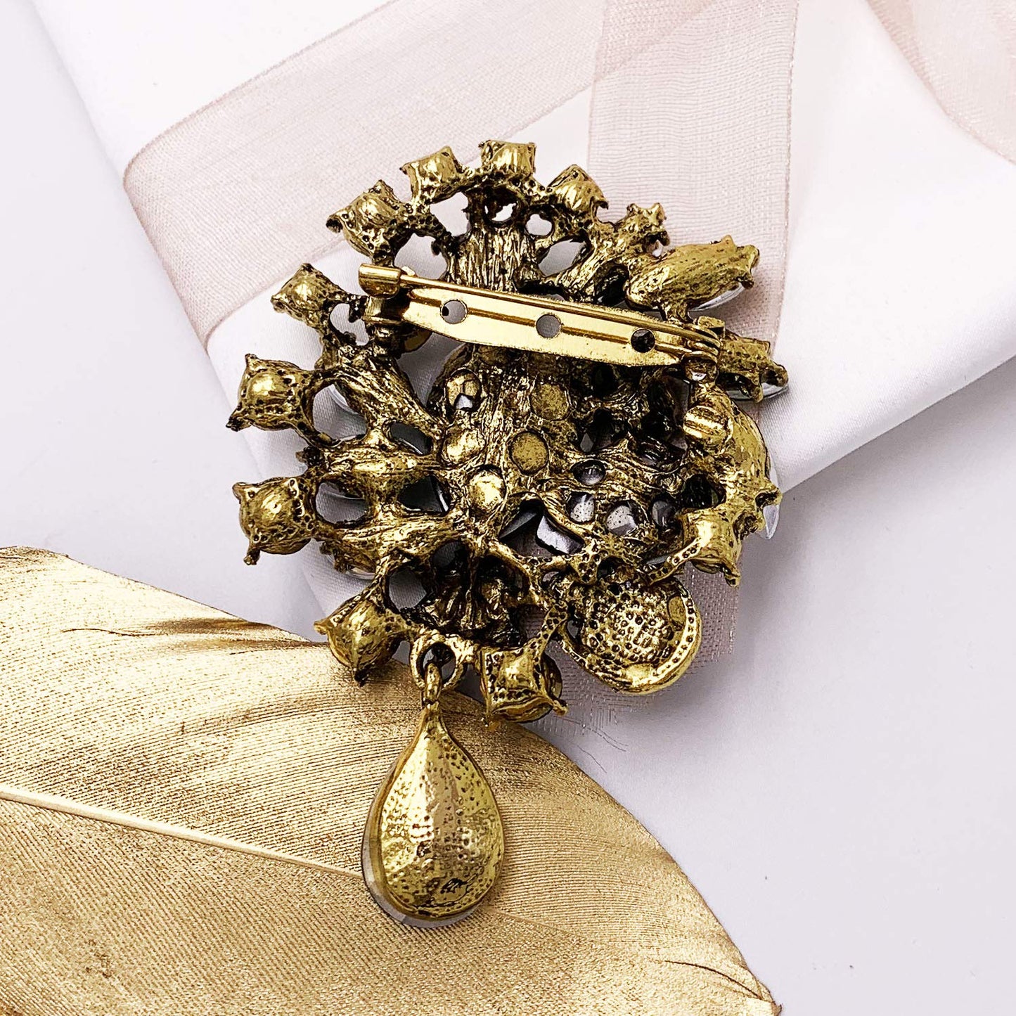 Wedding Bridal Crystal Rhinestone Bouquet Brooch Pin for Women